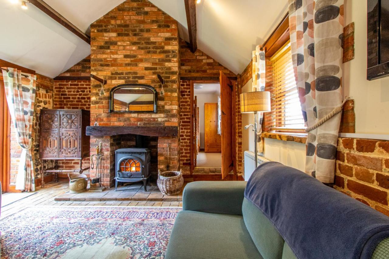 Laburnum Holiday Cottage Tunstead  エクステリア 写真